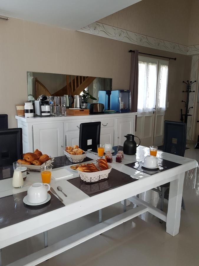 Le Logis Du Marais Acomodação com café da manhã Les Magnils-Reigniers Exterior foto