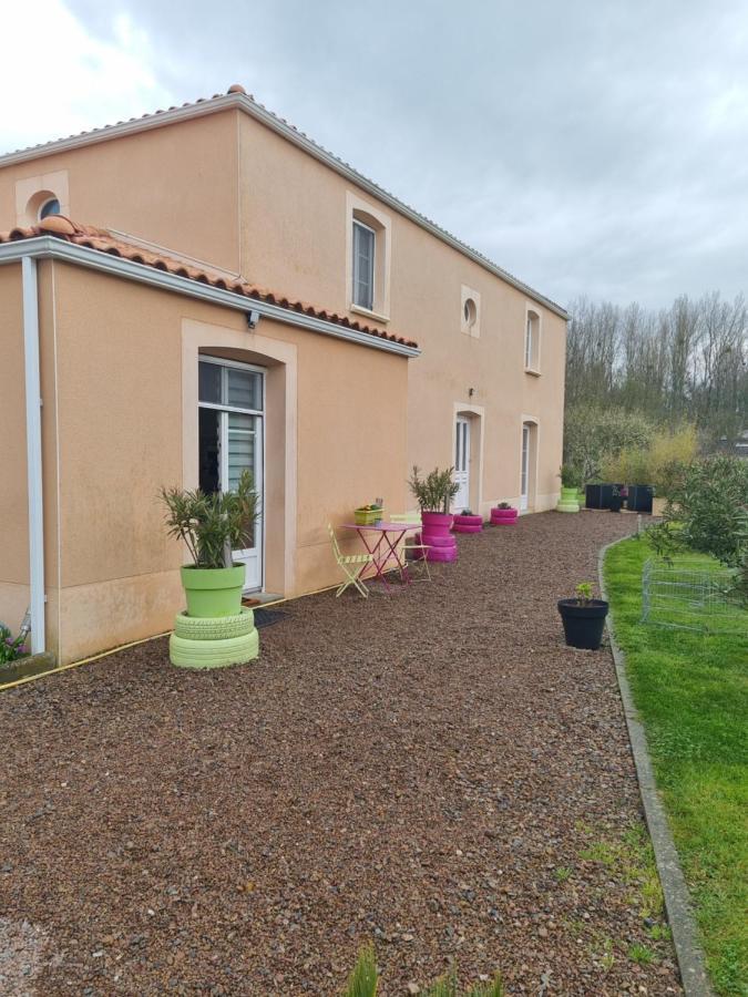 Le Logis Du Marais Acomodação com café da manhã Les Magnils-Reigniers Exterior foto